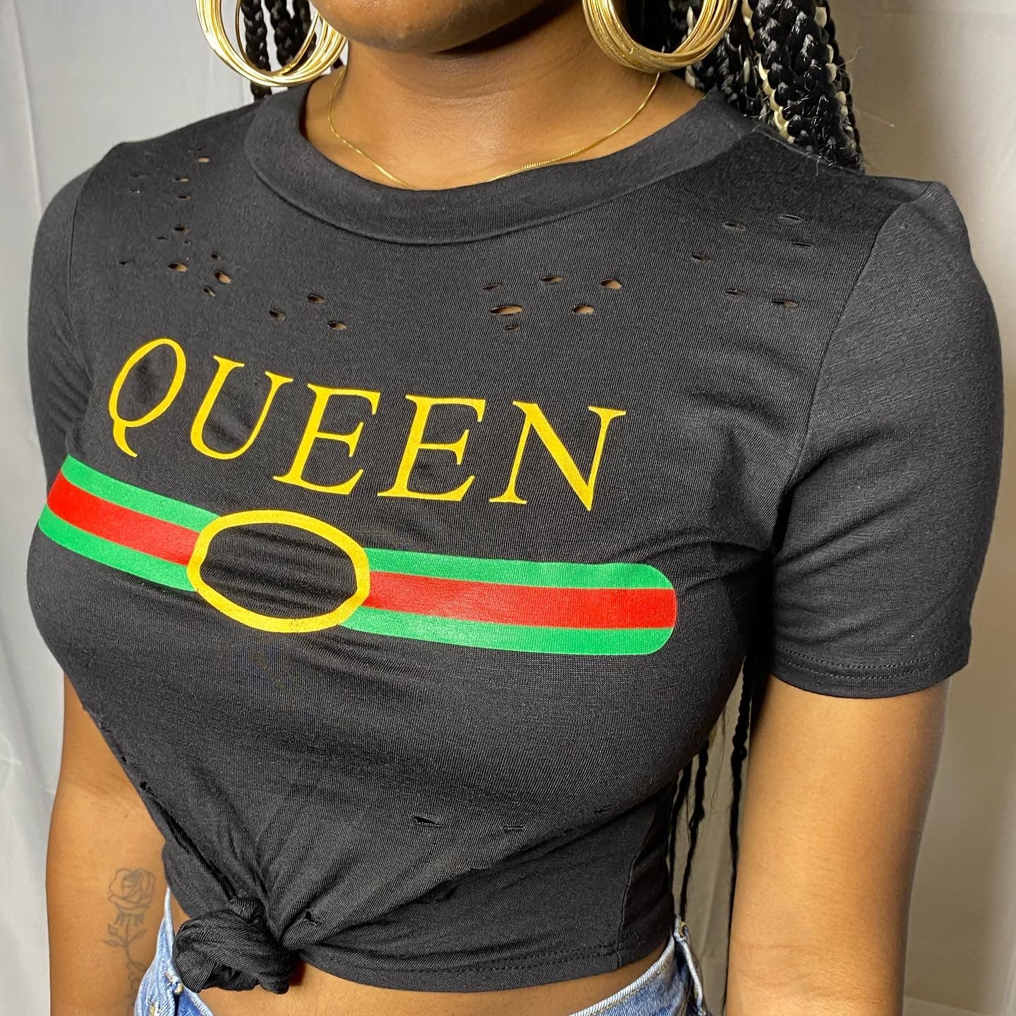 I Am Queen - Distressed Crop Top